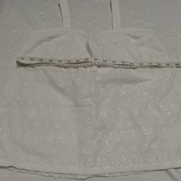 Cotton camisole with broderie anglaise and open back, handmade, colorful buttons - Picture 2 of 4